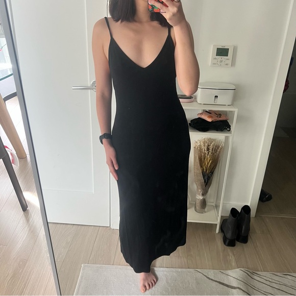 Reformation Dresses & Skirts - Reformation Black Knit Midi Slip Dress